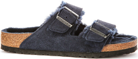 Sandales Birkenstock Arizona | en daim bleu marine doublé de peau lainée pour femmes – largeur normale